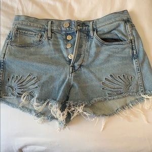 Cut out high waist short